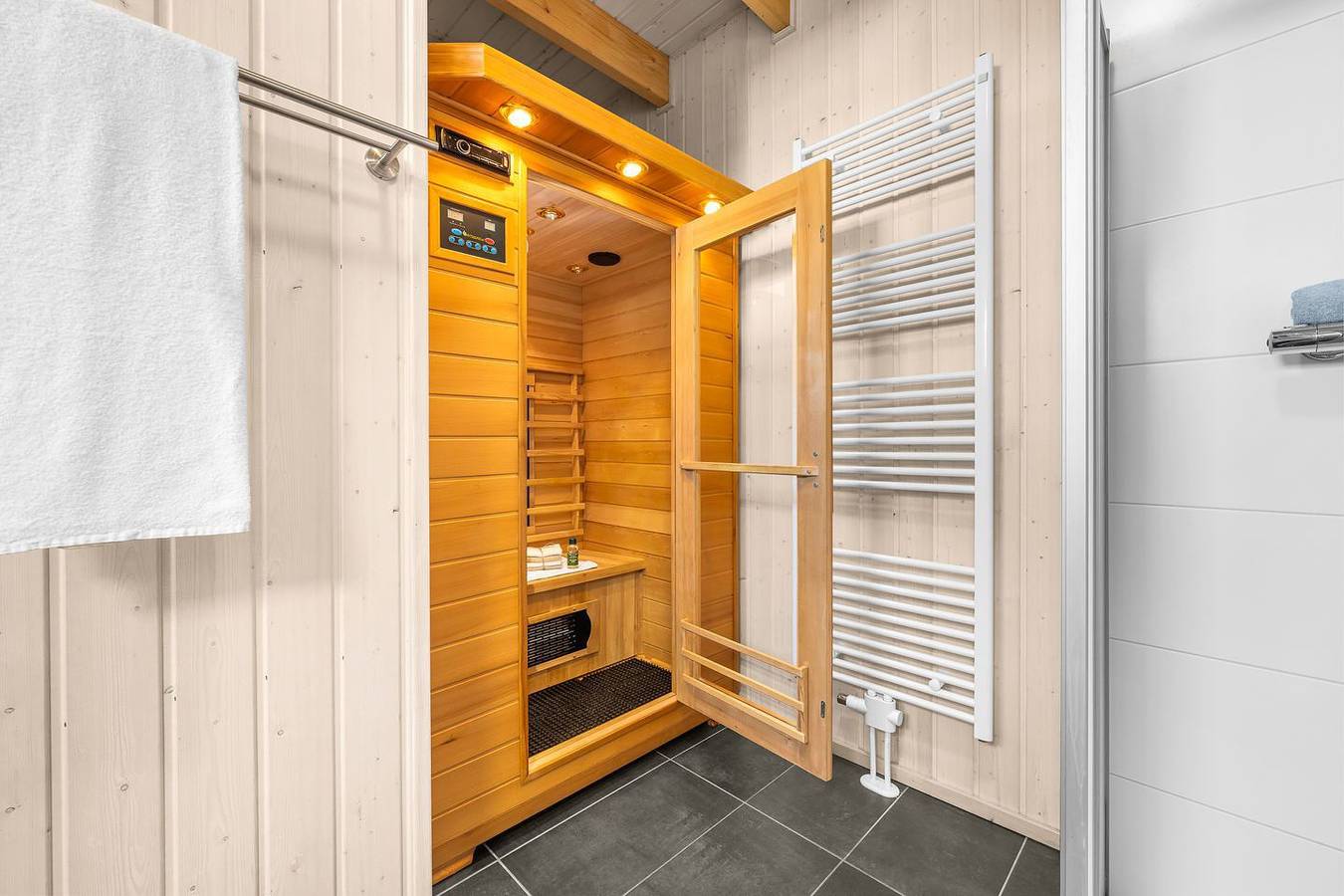 Trolljenta - Badewanne, Dusche, Infrarot-Sauna, Kaminofen, Terrasse, Stellplatz in Olpenitz, Kappeln