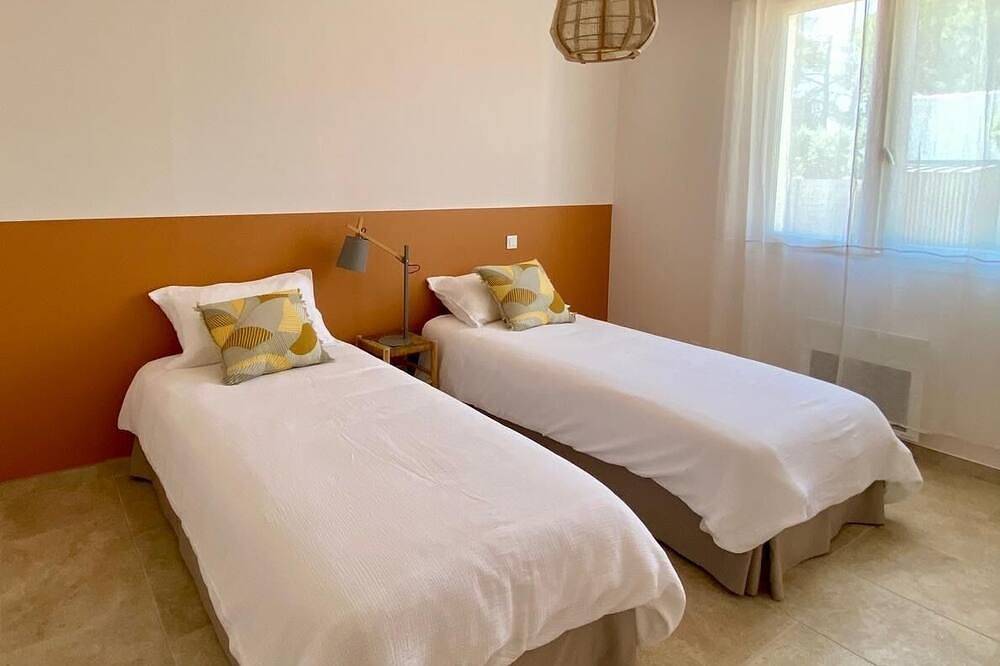 Villa on foot from village center in Barjac, Región de Alès