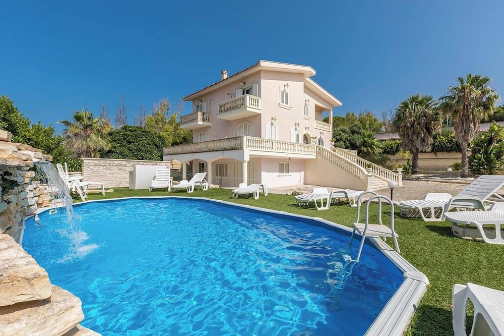 La Villa Alba by Barbarhouse in Lido Gandoli, Leporano