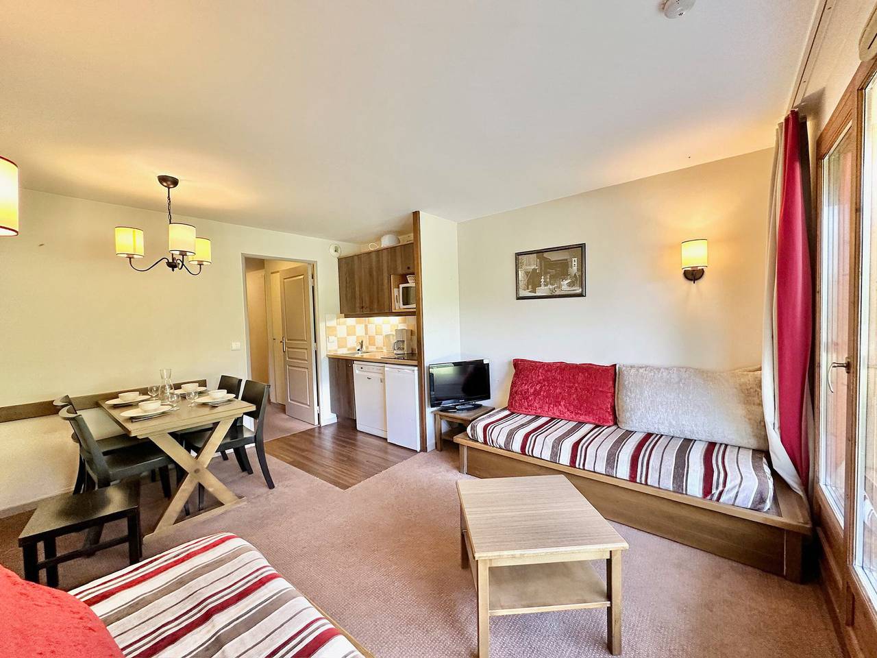 Ganze Wohnung, Ski-in/Ski-out, Pool und Parkplatz in Vars, Briançon und Umgebung