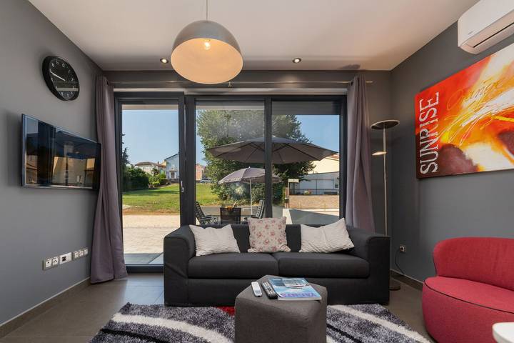 Ferienhaus für 8 Personen, mit Balkon und Terrasse in Funtana - 2