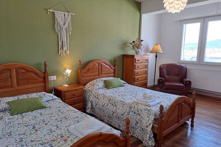 Ganze Wohnung, Torre Plaza 5. A spacious apartment in Boiro, beaches and terraces. in Boiro, Rías Baixas