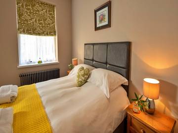 Holiday Rental for 4 People in Buxton, Peak District, Photo 2