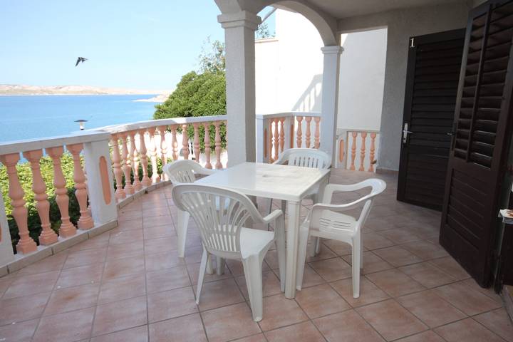 Apartament wakacyjny dla 3 osób, z balkon/ taras, zwierzęta dozwolone w Novalja