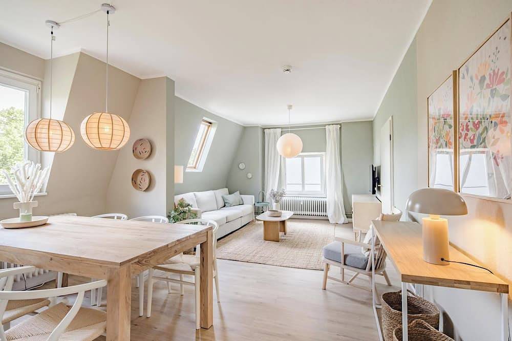 Ganze Wohnung, Altbauwohnung bis 5 Personen \"Opti\" im Schanzenviertel - Dachgeschoss in Altona Hamburg, Hamburg