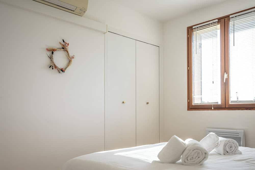 Entire apartment, Green Oasis: 5-Room Apartment with Large Garden in Panazol, Limoges region