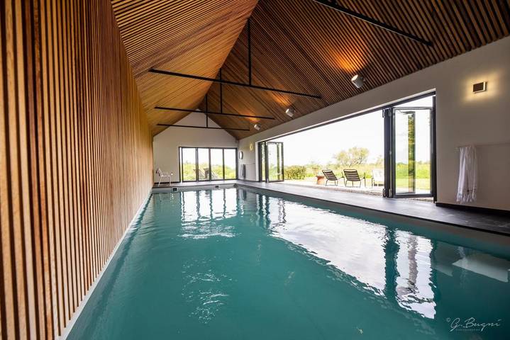 Chambre d’hôte pour 4 personnes, avec piscine ainsi que vue et jardin