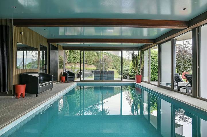 Location de vacances pour 10 personnes, avec Jacuzzi à Lucinges