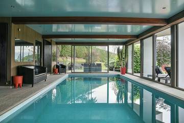 Cottage pour 10 personnes, avec jacuzzi à Lucinges