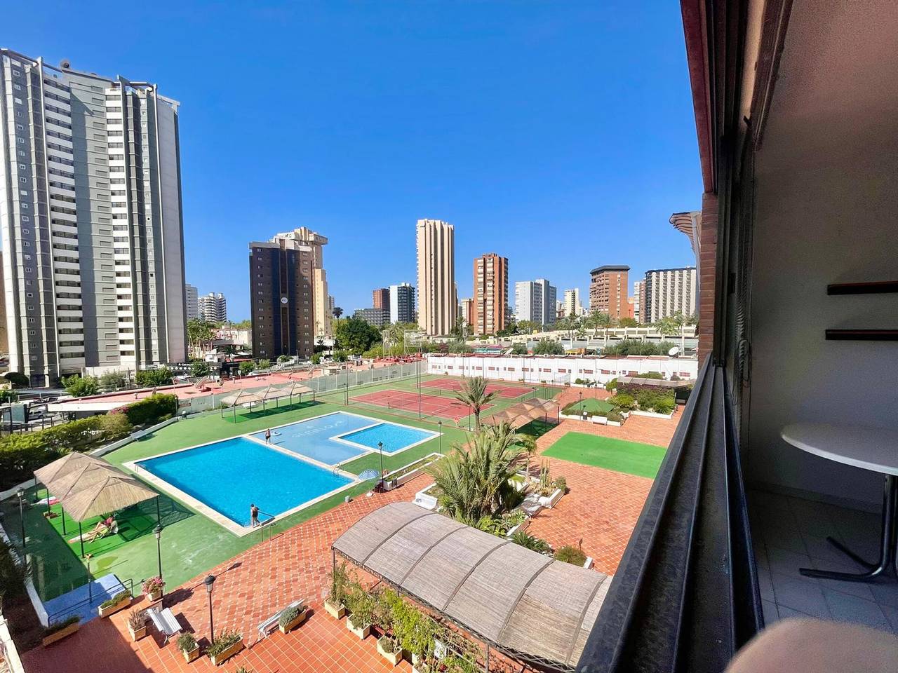 Apartamento entero, Apartamento cómodo, vista a la piscina - 4 pers. in Benidorm, Costa Blanca