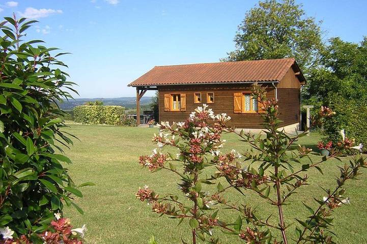 Maison de campagne pour 4 personnes, avec jardin, animaux acceptés à Badefols-d'Ans
