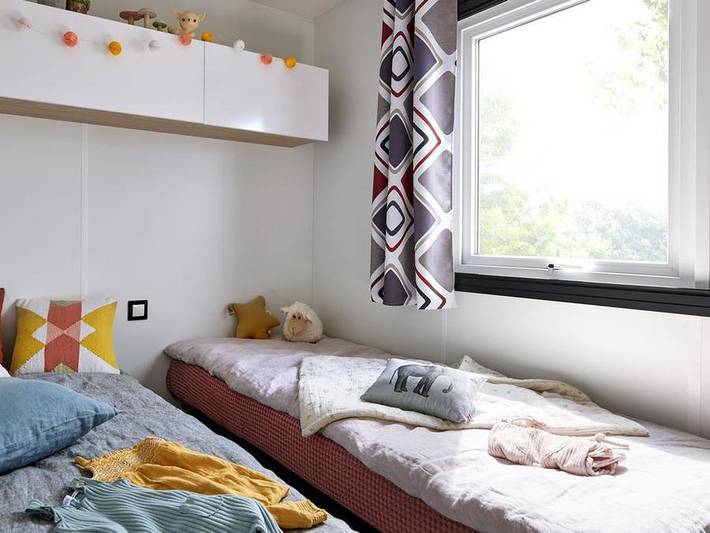 Camping Country Park Crecy La Chapelle - Next to Disneyland Paris - Mobilheim 1/6 personen - Crecy la Chapelle : - Lodge - 3 - Schlafzimmer - 1 Bad - 1 TV in Crécy-la-Chapelle, Seine-et-Marne