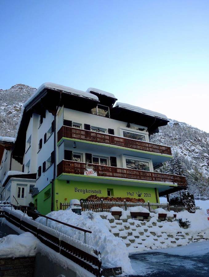 Gîte pour 4 personnes, avec jardin et vue à St. Niklaus