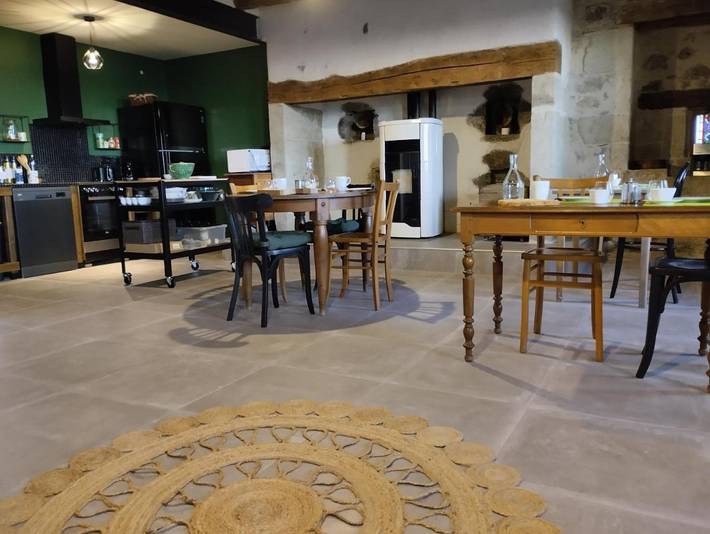 Location de vacances pour 3 personnes, avec vue ainsi que jardin et terrasse, animaux acceptés à Marchastel - 2