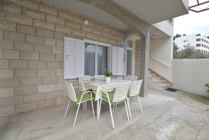 Ferienwohnung für 6 Personen, mit Balkon/Terrasse in Tucepi