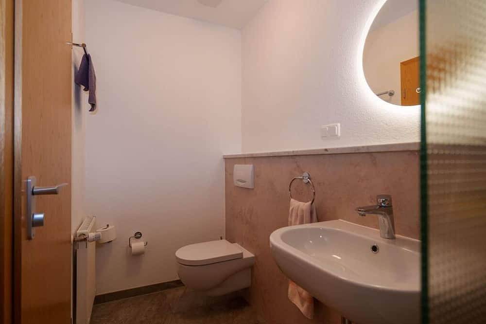 Ganze Wohnung, Familienzimmer - Spielzeughof Seiffen - Pension in Seiffen, Erzgebirge