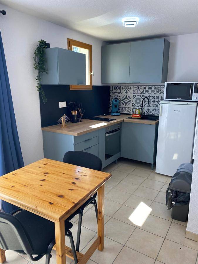Appartement de vacances pour 2 personnes, avec piscine ainsi que jardin et terrasse, animaux acceptés