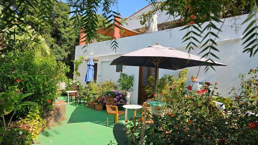 Location de vacances pour 2 personnes, avec vue ainsi que jardin et terrasse, animaux acceptés à Ustica - 2