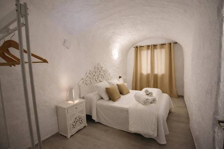 Casa rural para 10 personas, con jacuzzi además de jardín y piscina en Comarca de Baza - 4