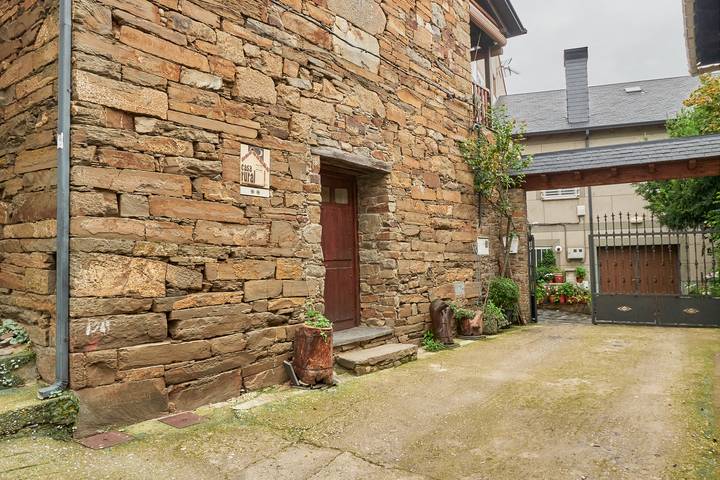 Casa rural para 5 personas, con jardín en El Bierzo - 2