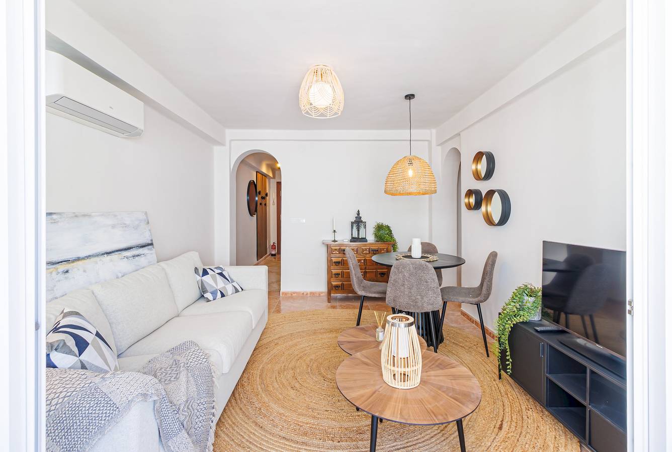 Entire apartment, Casa Caramona in Nerja Centre, Nerja