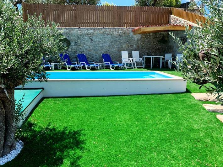 Location de vacances pour 6 personnes, avec piscine ainsi que vue et jardin dans Ourém - 4