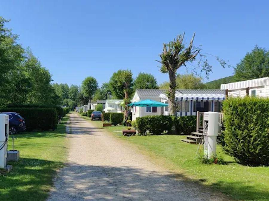 Camping Sites et Paysages – Domaine de la Catinière – Mobilhome 4 personnes – PREMIUM – 2 chambres – TV – avec terrasse couverte – lave vaisselle 1/4 pers