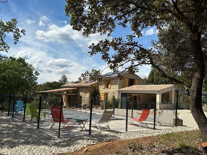 Location de vacances pour 8 personnes, avec vue ainsi que jardin et piscine à Carsan - 2