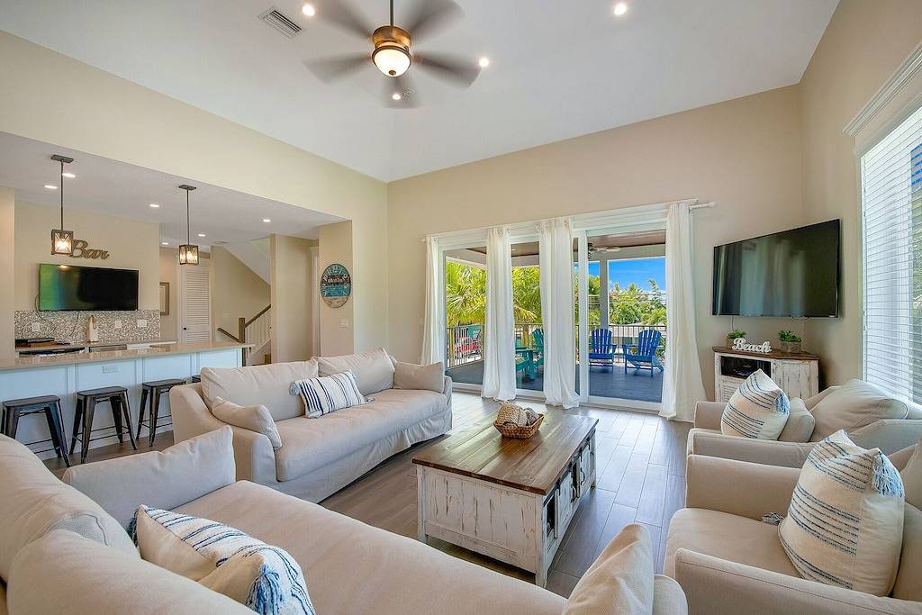 Vacation House for 22 Guests in Bradenton Beach, Anna Maria Island