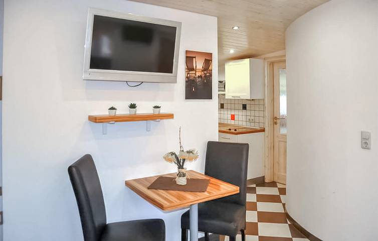 Sonnige Wohnung mit Terrasse, Garten & Parkplatz - Nähe Wolgast in Wolgast, Vorpommern Greifswald