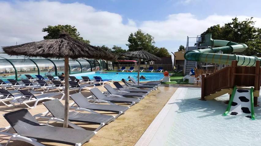 Mobil-home de 5 estancias para 10 personas in Bretignolles-sur-Mer, Valle del Loira
