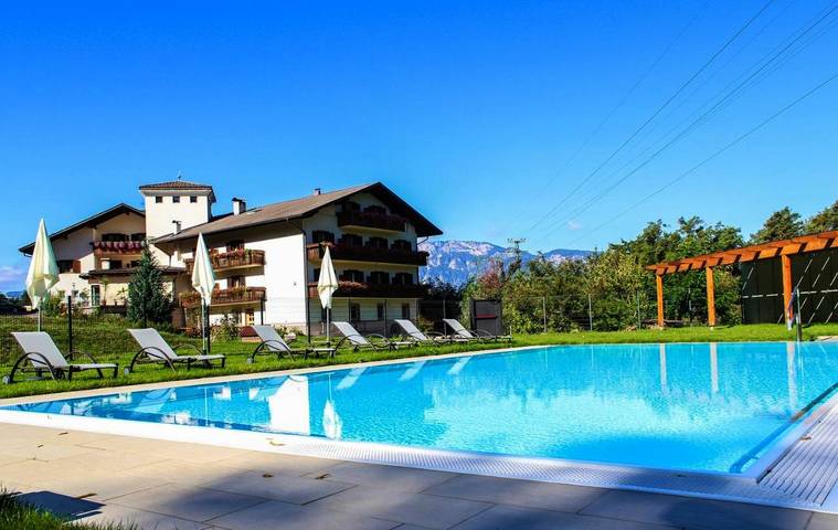 Appartamento per 4 persone, con Balcone e Terrazza nonché Giardino e Sauna in Montagna
