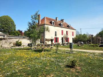 Gîte pour 3 personnes, animaux acceptés à Saint-Germain-le-Rocheux