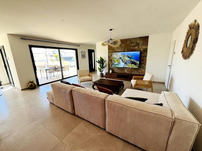 Villa pour 12 personnes, avec jardin ainsi que terrasse et piscine