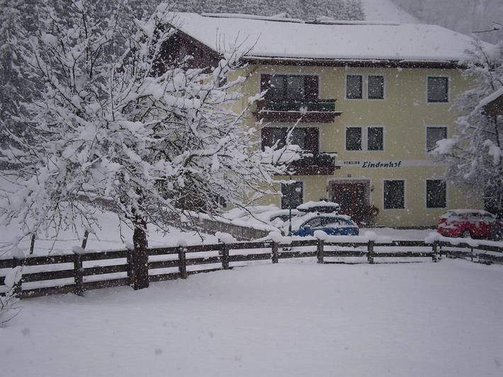 Ferienwohnung für 3 Personen, mit Sauna und Balkon sowie Garten, kinderfreundlich in Rauris - 2