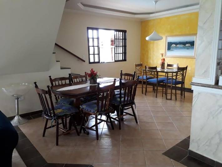 Casas e apartamentos de temporada para 15 pessoas, com balcão e piscina e ainda vista em Santa Branca