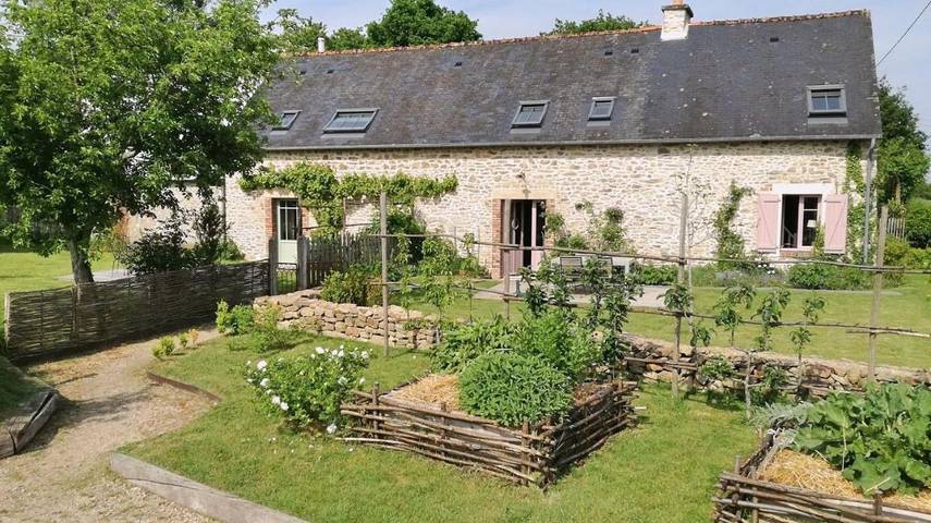 Location de vacances pour 3 personnes, avec jardin à Plumergat
