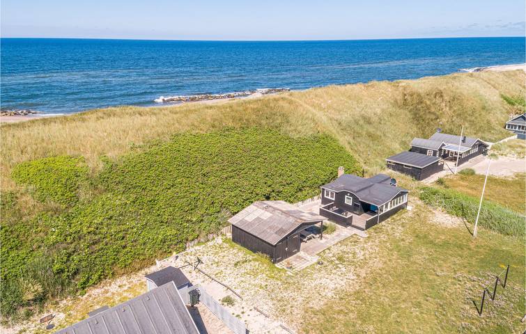 Ferieudlejning for 4 personer, med Terrasse i Fjand
