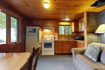 Glamping for 5 Guests in Moosehead Lake, Maine, Picture 2