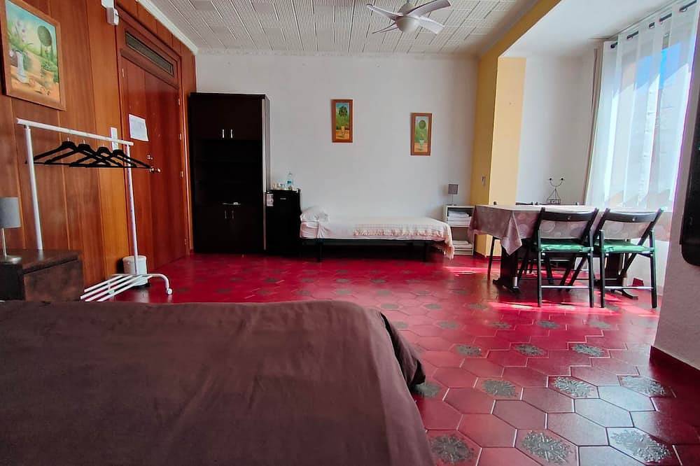 Apartamento entero, Pensión Benavente. 2 - (Playa 1,5km / -3min in Moncófar, Costa del Azahar