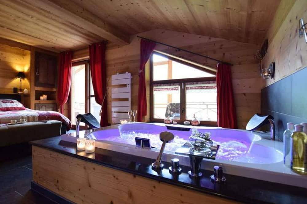 Romantisches Chalet mit Whirlpool und Dampfbad in Saint-Hubert, Neufchâteau und Umgebung
