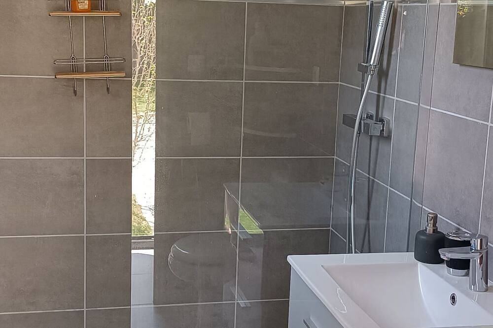 Entire apartment, Var Very nice studio at the foot of the Sainte Baume in Nans-les-Pins, Brignoles region