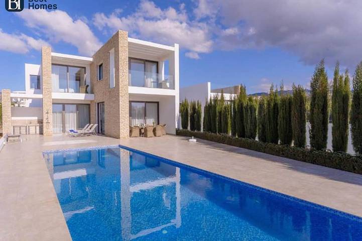 Holiday rental for 12 people, with balcony in Peyia