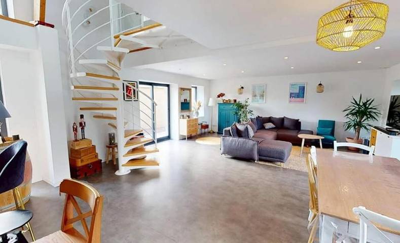 Location de vacances pour 8 personnes, avec Balcon ainsi que Terrasse et Jardin dans Putot-en-Bessin