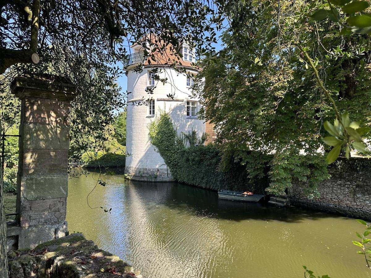 Les Douves, charmante dépendance du château in Crèvecœur-en-Brie, Seine-et-Marne