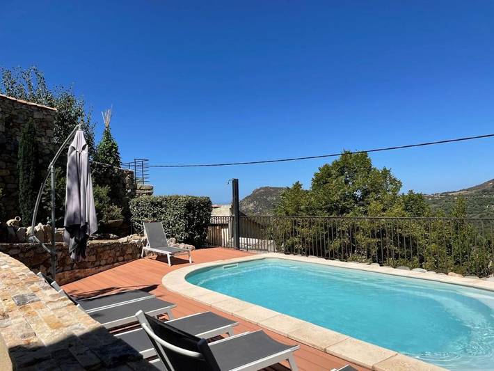 Location de vacances pour 7 personnes, avec piscine ainsi que vue et jardin à Feliceto - 4