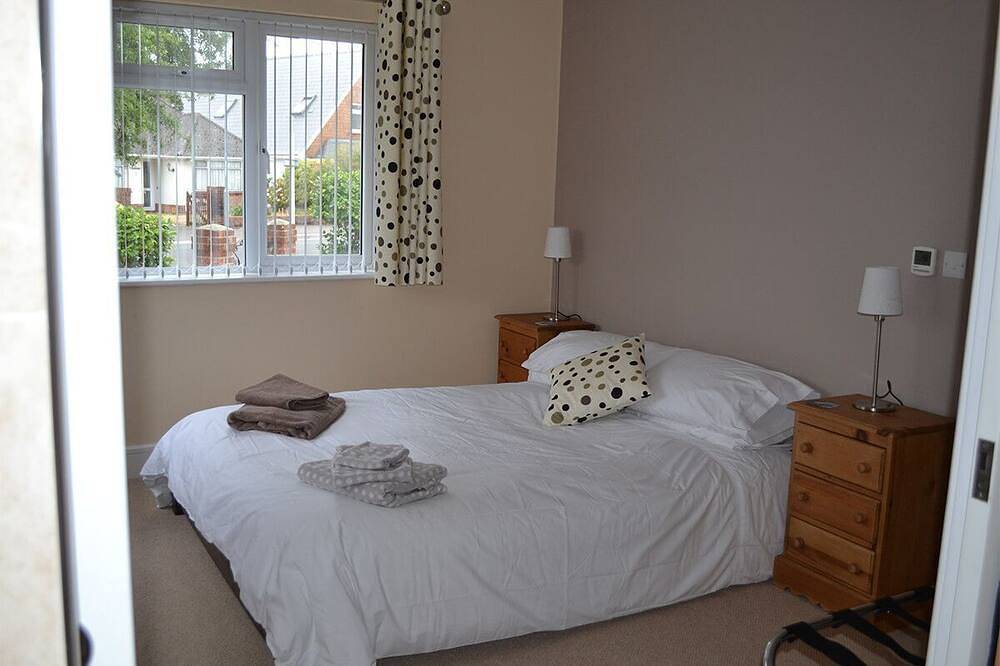 'Lazy Days', a luxurious property centrally located in Mudeford in Mudeford, Christchurch