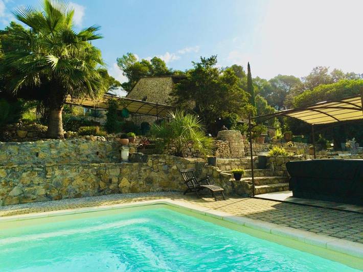Chambre d’hôte pour 2 personnes, avec terrasse et vue ainsi que jardin et piscine, animaux acceptés à Taradeau - 4