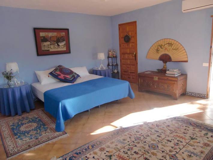 Location de vacances pour 2 personnes, avec terrasse et piscine ainsi que vue et jardin à Jimena de la Frontera - 2