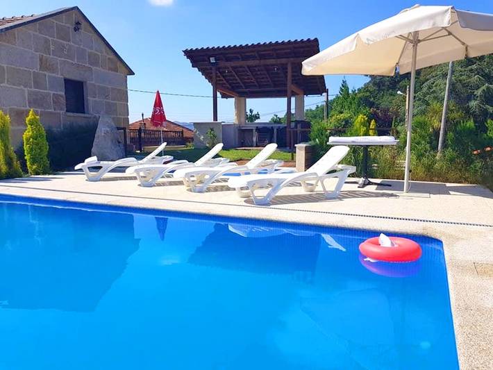 Apartamento para 8 personas, con piscina y terraza en La Lama
